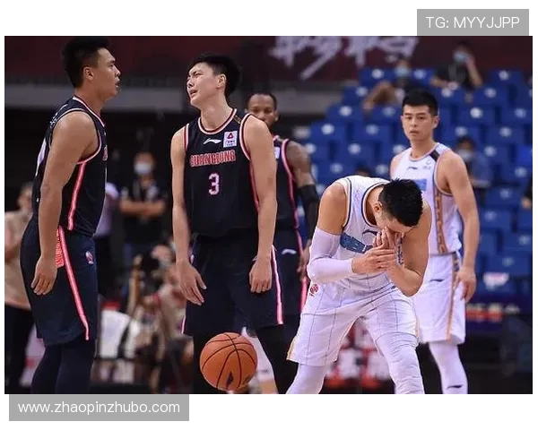 重庆篮球队以55分领跑挑战赛积分榜展现强劲实力与团队合作精神